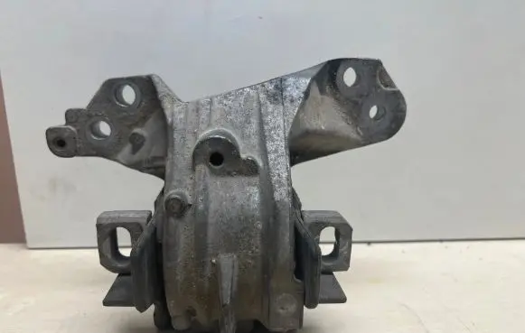 Peugeot 407 Engine mount bracket 326B95