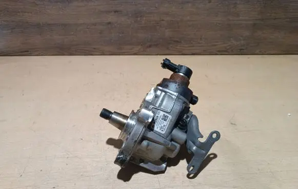 Peugeot Rifter Fuel injection high pressure pump 9817903080