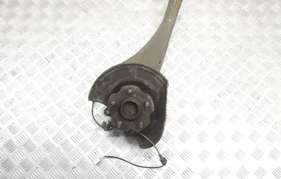 Toyota Avensis T270 Rear wheel hub