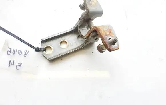 Mitsubishi Grandis Front door upper hinge