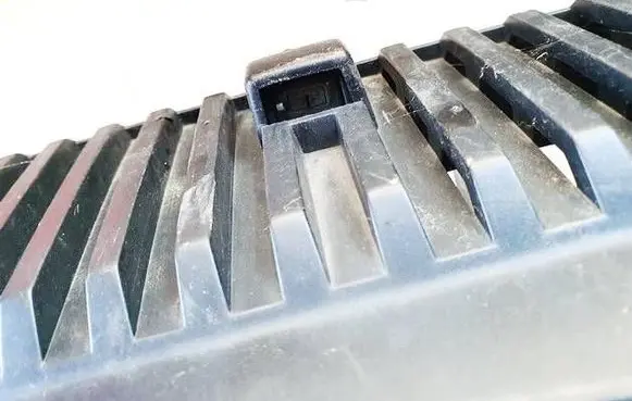 Volkswagen Sharan Windshield washer spray nozzle 