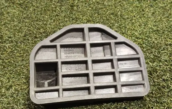 Front bumper mounting bracket