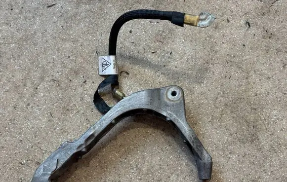 Porsche Panamera (971) Engine mounting bracket 971199352H
