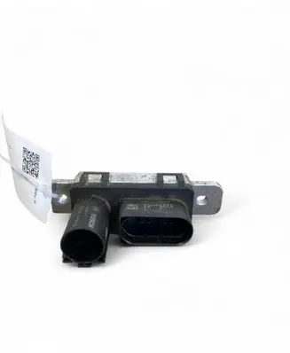 Volvo XC90 Glow plug pre-heat relay 32202461