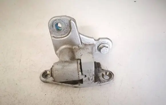 Mercedes-Benz B W245 Rear door lower hinge