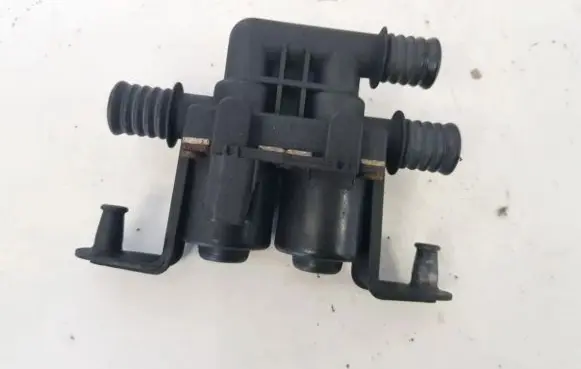 BMW 5 E60 E61 Coolant heater control valve 1147412181 64116931708-01