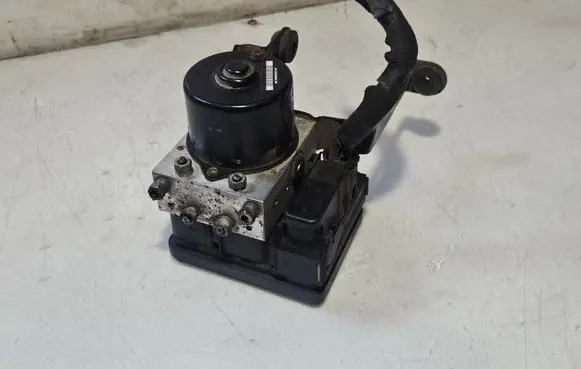 Volvo V50 ABS Pump 4N512C405AC 30647857