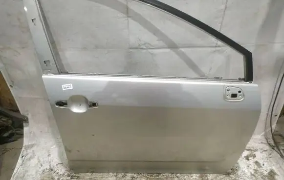 Toyota Corolla Verso AR10 Front door PILKOS