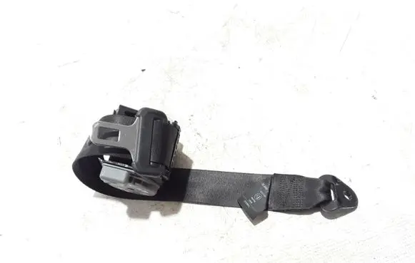 Rear seatbelt