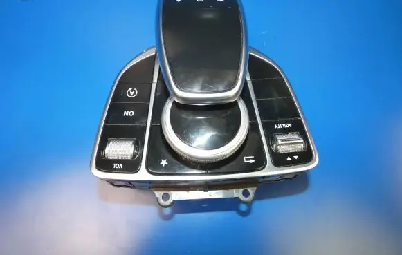 Mercedes-Benz C W205 Head unit multimedia control A2059009014 A2059012307 03358820204