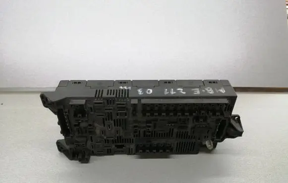 Mercedes-Benz E W211 Fuse module 2115453801