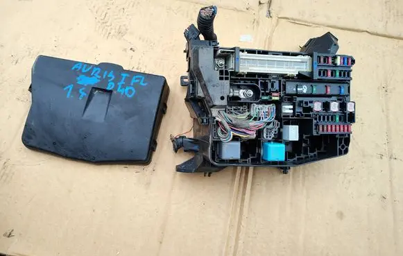 Toyota Auris 150 Fuse box set