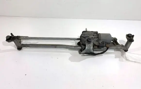 Volkswagen Tiguan Front wiper linkage and motor 5N1955023B