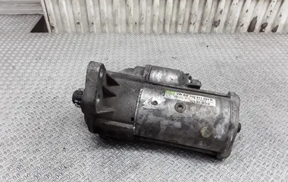 Volkswagen Golf IV Starter motor 020911023R