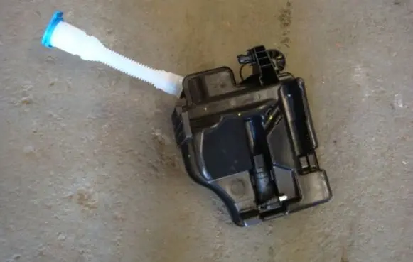 Seat Toledo IV (NH) Windshield washer fluid reservoir/tank 