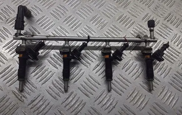 Opel Zafira B Fuel main line pipe
