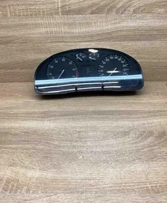 Volkswagen PASSAT B5 Speedometer (instrument cluster) 3B0919880A