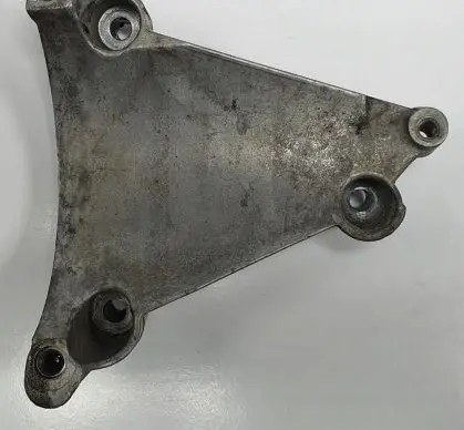 Audi A6 S6 C6 4F A/C compressor mount bracket 06E260835C