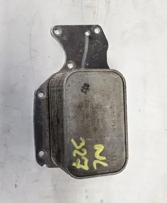 BMW 1 F20 F21 Engine oil radiator 8585624