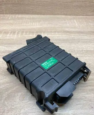 Audi 80 90 B3 Engine control unit/module ECU 811906264 0280800104