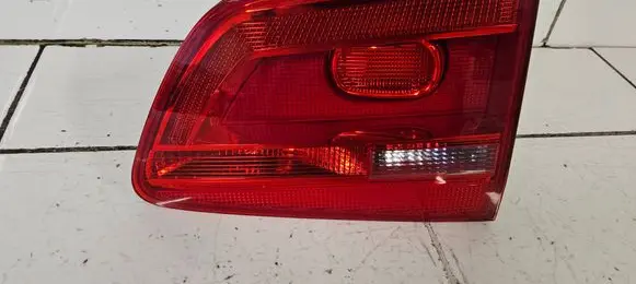 Tailgate rear/tail lights