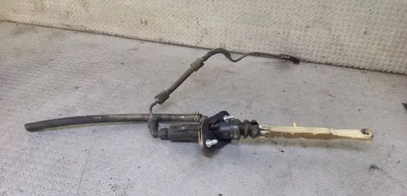 Volvo V70 Clutch slave cylinder 