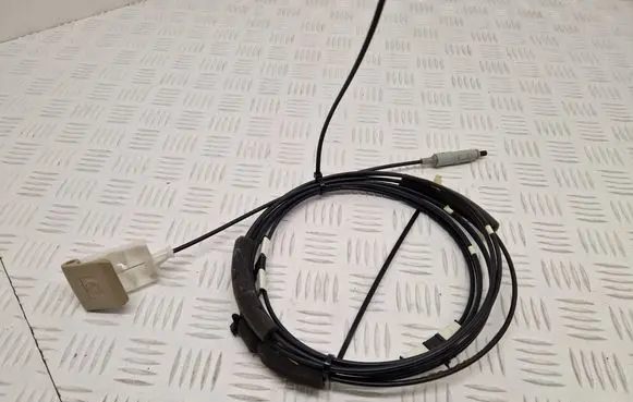 Toyota Land Cruiser (J120) Fuel cap flap release cable 
