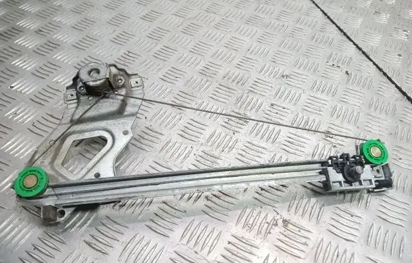 Rear door manual window regulator