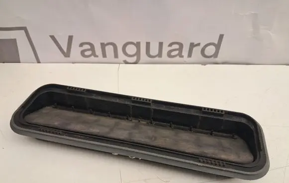 Hyundai i40 Quarter panel pressure vent 975103M000