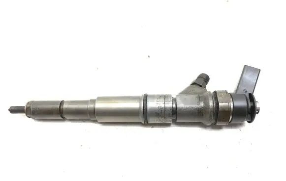 BMW 5 E60 E61 Fuel injector 7794652 0445110212