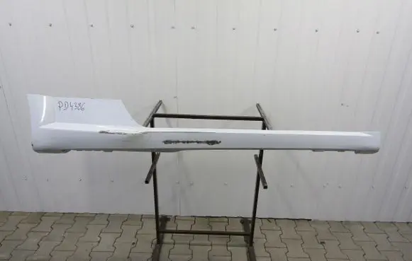 Front sill (body part)