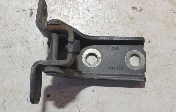Ford Mustang V Front door upper hinge 033D2A