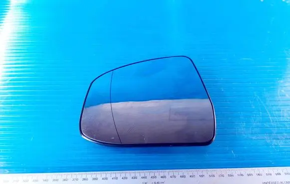 Ford Focus Wing mirror glass 212834379