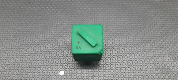 Ford Mondeo MK II Fuel pump relay 938G13A025A1B