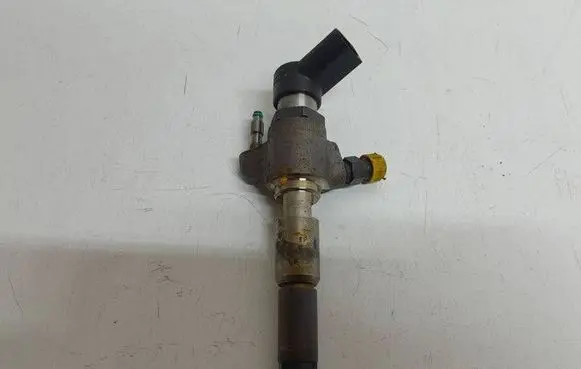 Volvo V60 Fuel injector 9802448680 50274V05