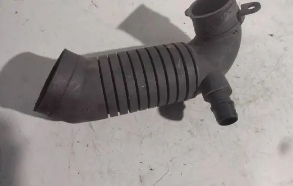 Audi A4 S4 B5 8D Intercooler hose/pipe 8D0129615J