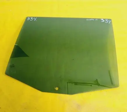 Volkswagen Touran I Rear door window glass