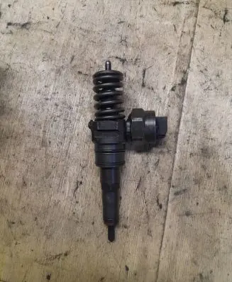 Ford Galaxy Fuel injector 038130073H