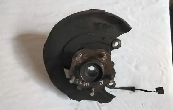 Nissan X-Trail T32 Front wheel hub 400144CE0A