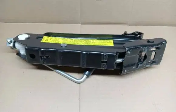 Audi A3 S3 A3 Sportback 8P Lift Jack 8P0011031C