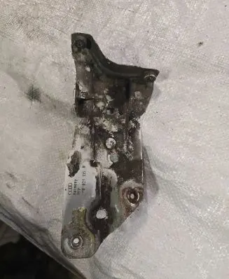 Audi A3 S3 A3 Sportback 8P Fender mounting bracket 8P0821135B