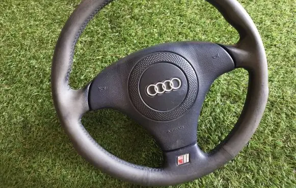 Audi A4 S4 B5 8D Steering wheel