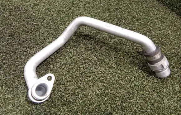 Porsche Cayenne (9Y0 9Y3) Engine coolant pipe/hose 06M121075