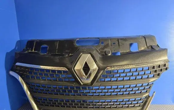 Renault Master III Front bumper upper radiator grill 628959833R