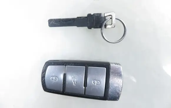 Volkswagen PASSAT B6 Ignition lock 3C0905843Q