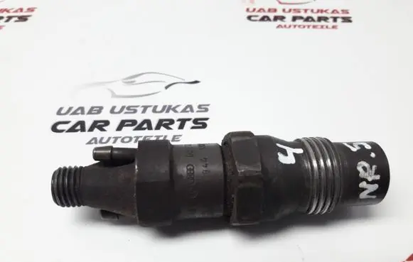 Volkswagen Golf II Fuel injector 068130202
