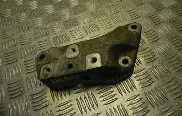 Skoda Yeti (5L) Engine mounting bracket 1K0199117 VD15941