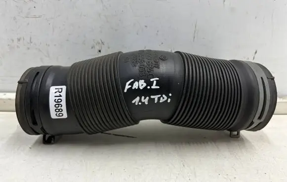 Skoda Fabia Mk1 (6Y) Air intake hose/pipe 6q0129684c
