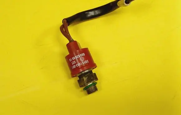 Air conditioning (A/C) pressure sensor