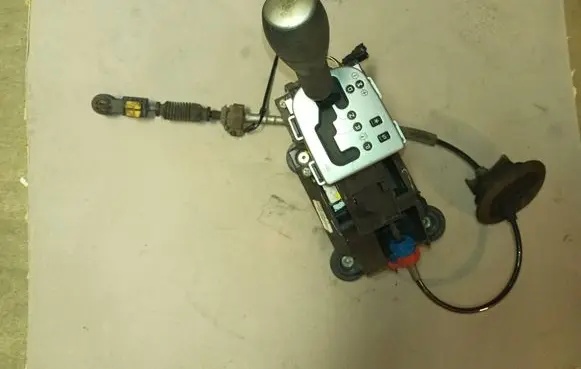 Citroen C3 Gear shifter/selector 9648781880